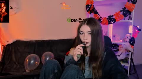 lissa_night online show from 10/27/25, 10:30