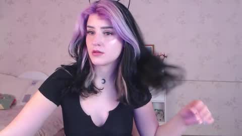 Snapshot of lissalucy chatting on 03/03/26, 08:42 Alice Dont forget to thumbs up its very important online show from 03/03/26, 08:42