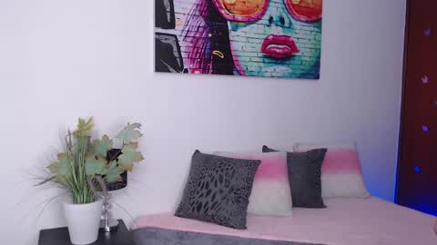 Liss Brown online show from 01/18/25, 03:38