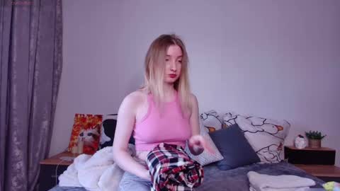 Snapshot of lisshoran chatting on 03/07/25, 10:02 Lissa online show from 03/07/25, 10:02