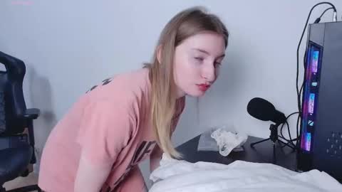 Snapshot of lisshoran chatting on 09/10/25, 09:42 Lissa online show from 09/10/25, 09:42