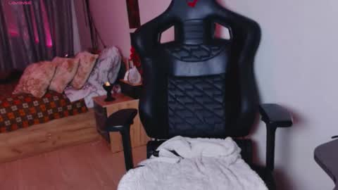 Snapshot of lisshoran chatting on 10/23/25, 10:36 Lissa online show from 10/23/25, 10:36