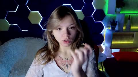 Lena online show from 12/29/24, 01:13