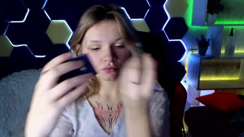 Lena online show from 12/29/24, 05:10