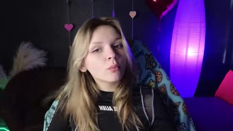 Lena online show from 02/19/25, 08:01