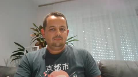 Snapshot of litlemonkey chatting on 07/20/26, 01:57 litlemonkey online show from 07/20/26, 01:57