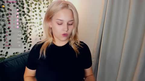 Bella online show from 09/24/25, 07:17