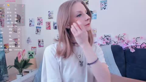 Snapshot of little__caprice chatting on 05/02/26, 07:24 Bella online show from 05/02/26, 07:24