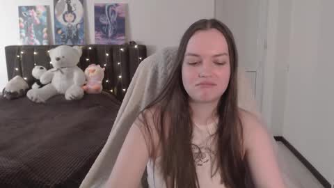 little__flowers online show from 10/10/25, 08:02