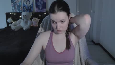 little__flowers online show from 11/16/25, 07:36