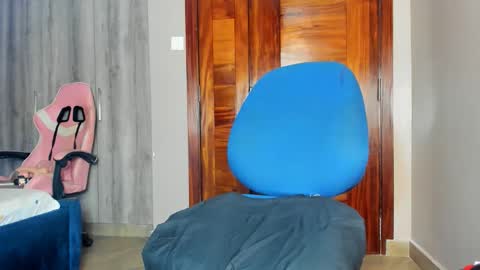 little_africa online show from 03/18/26, 07:11