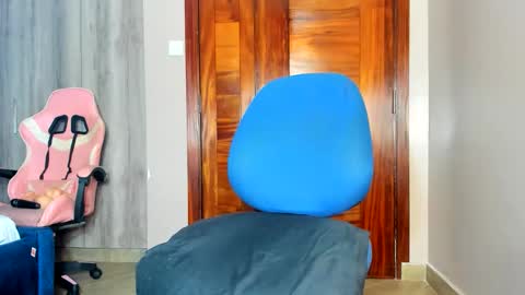 little_africa online show from 04/20/26, 07:33