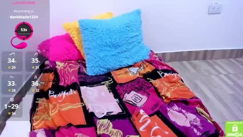 Snapshot of little_angely chatting on 12/16/24, 12:16 Angely online show from 12/16/24, 12:16