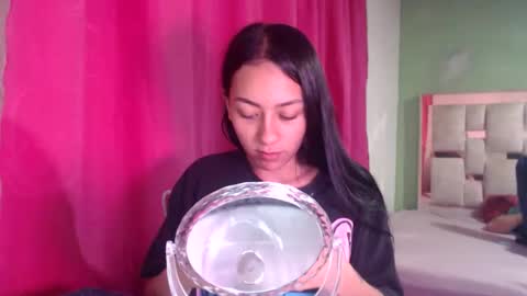 Aliciaparaisss online show from 12/21/25, 02:30