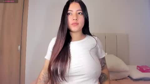 Snapshot of little_caro13 chatting on 07/10/26, 06:32 Independent model carolina online show from 07/10/26, 06:32