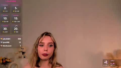little_clare_ online show from 06/14/26, 02:24