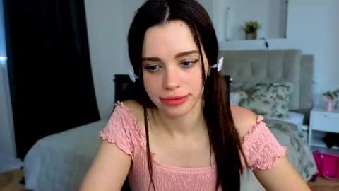 Snapshot of little_cuti1e chatting on 06/29/26, 10:10 Kathrine online show from 06/29/26, 10:10