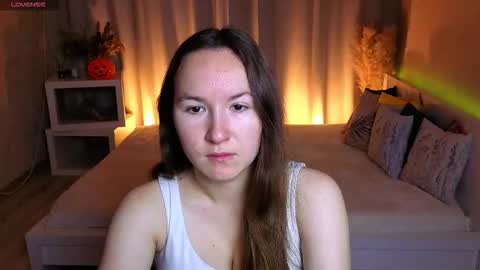 Snapshot of little_doll_meow chatting on 10/13/25, 02:44 Alexandra online show from 10/13/25, 02:44