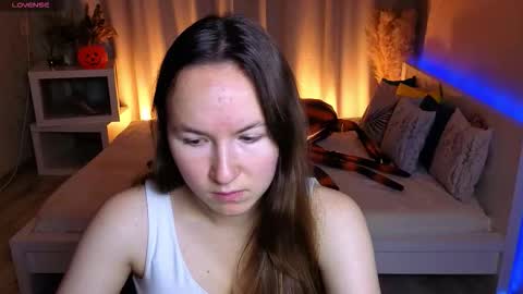 Snapshot of little_doll_meow chatting on 10/14/25, 02:45 Alexandra online show from 10/14/25, 02:45