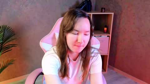 Snapshot of little_doll_meow chatting on 04/28/26, 02:10 Alexandra online show from 04/28/26, 02:10