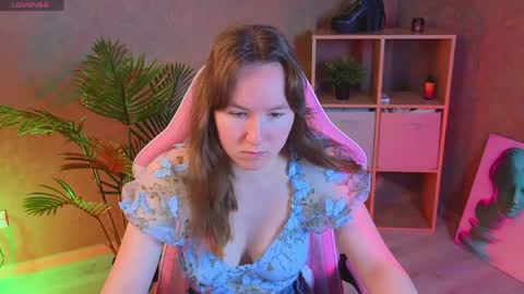Snapshot of little_doll_meow chatting on 04/29/26, 01:32 Alexandra online show from 04/29/26, 01:32