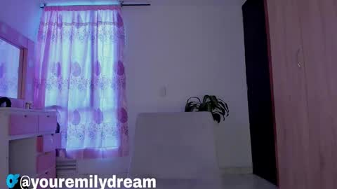 Emily online show from 02/09/26, 04:33