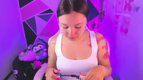 Snapshot of little_emma0 chatting on 05/30/26, 01:41 Carol online show from 05/30/26, 01:41