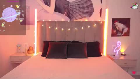 Snapshot of little_food_girl chatting on 09/10/25, 08:20 Jane online show from 09/10/25, 08:20