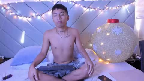 little_kris1 online show from 11/24/25, 12:27