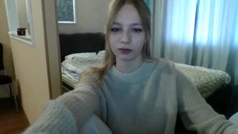 Snapshot of little_mariaa chatting on 09/30/25, 10:53 Maria online show from 09/30/25, 10:53