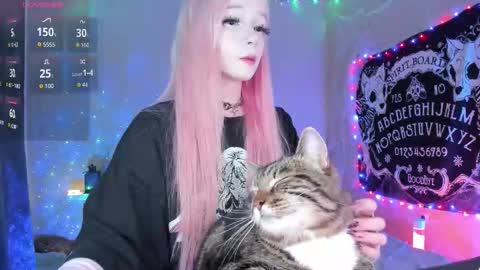 Snapshot of little_misaki chatting on 10/26/25, 10:15 Maria online show from 10/26/25, 10:15