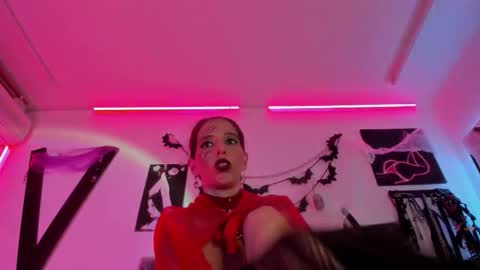 Snapshot of little_nauughty2 chatting on 10/29/25, 04:53 Little Nauughty2 online show from 10/29/25, 04:53