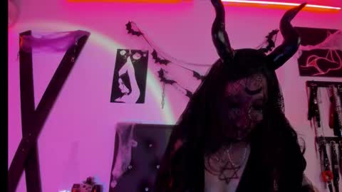 Snapshot of little_nauughty2 chatting on 10/30/25, 03:13 Little Nauughty2 online show from 10/30/25, 03:13