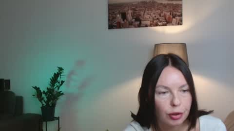 Nicole online show from 10/09/25, 11:52