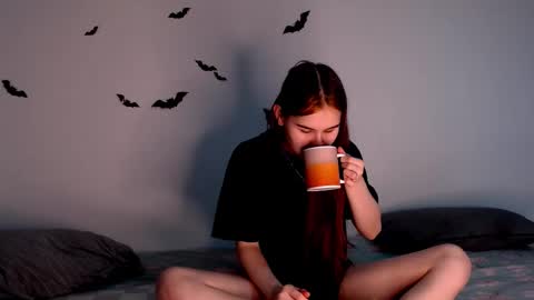 Alice.. online show from 10/23/25, 03:22