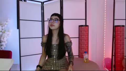 Snapshot of little_paulette chatting on 05/30/26, 04:42 Paulette online show from 05/30/26, 04:42