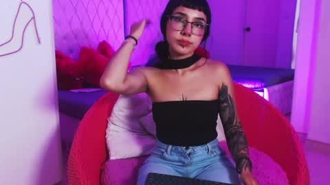Snapshot of little_paulette chatting on 06/03/26, 03:53 Paulette online show from 06/03/26, 03:53