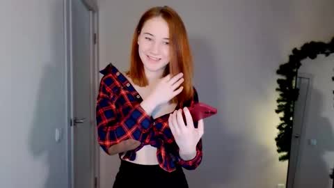 Snapshot of little_pretty_woman chatting on 02/19/25, 10:09 little_pretty_woman online show from 02/19/25, 10:09