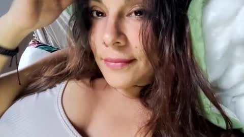 Maya online show from 09/25/25, 10:24