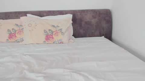 hey im anna online show from 02/17/25, 08:09