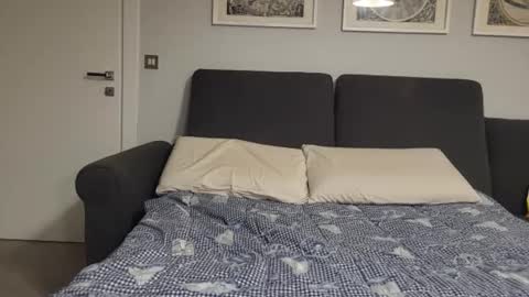 Snapshot of little_sakuraxxx chatting on 12/21/24, 02:52 GiuliaFrancesco online show from 12/21/24, 02:52