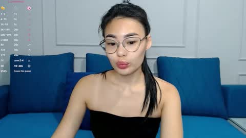 Snapshot of little_v1rgin_angel chatting on 10/07/25, 01:30 Kwan online show from 10/07/25, 01:30