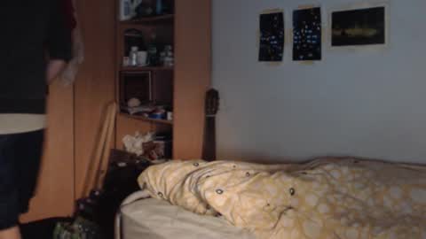 littlealien7 online show from 10/02/25, 12:23