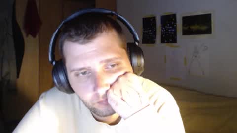 littlealien7 online show from 11/11/25, 12:49