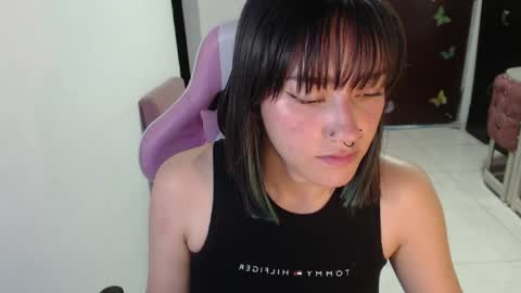 Snapshot of littleangelx_m chatting on 05/04/26, 11:56 Daniela online show from 05/04/26, 11:56