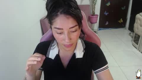 Snapshot of littleangelx_m chatting on 07/12/26, 01:02 Daniela online show from 07/12/26, 01:02