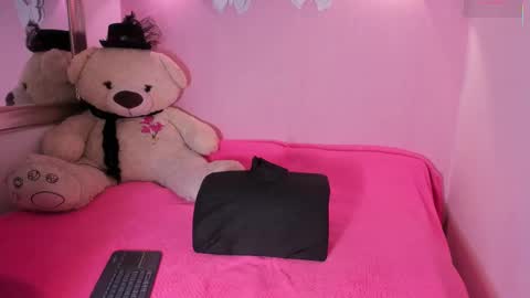 Ari online show from 11/19/25, 07:03