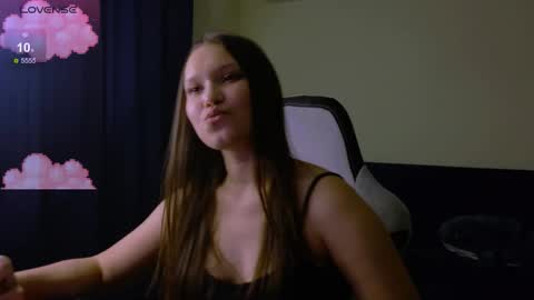 Snapshot of littlebby_di chatting on 10/23/25, 04:50 Di online show from 10/23/25, 04:50