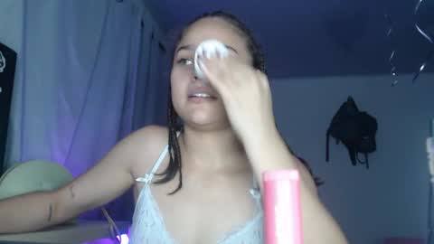 Snapshot of littlecheerry69 chatting on 11/27/25, 03:36 littlecheerry69 online show from 11/27/25, 03:36