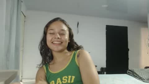 Snapshot of littlecheerry69 chatting on 04/15/26, 07:58 littlecheerry69 online show from 04/15/26, 07:58